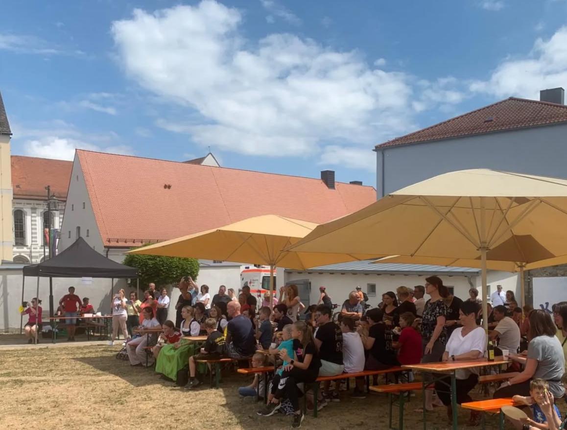 Läufer beim Benefizlauf 2022